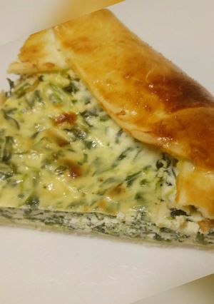A picture of Ricotta, spinach and pancetta pie.