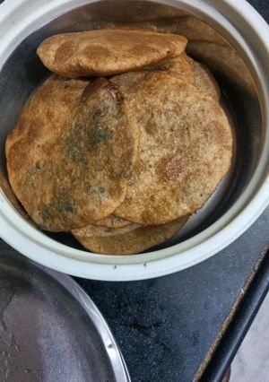 आलू मेथी पूरी (Aloo methi puri recipe in Hindi) रेसिपी मुख्य फोटो