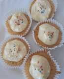 Zitronen-Cupcakes mit Frischkäse-Topping