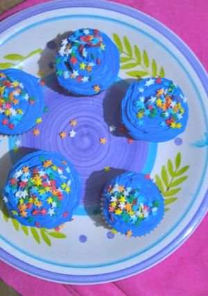 Una foto de Cupcakes de chocolate y manjar 😋😋😋😋