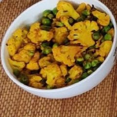 A picture of Gobhi matar.