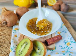 Foto di Confettura di kiwi limone e cannella