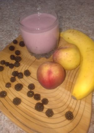 صورة لوصفة سموثي التوت والموز ونكتارين 🍹🍹