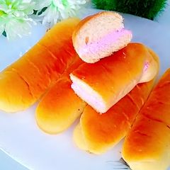 Cream buns bakery style A picture of Cream buns bakery style.