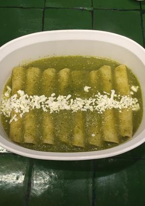 Una foto de Enchiladas verdes con poblano
