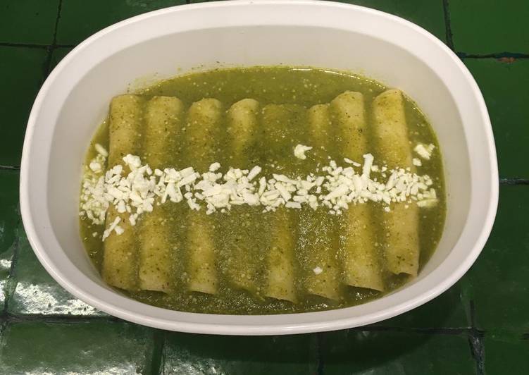 Enchiladas verdes con poblano