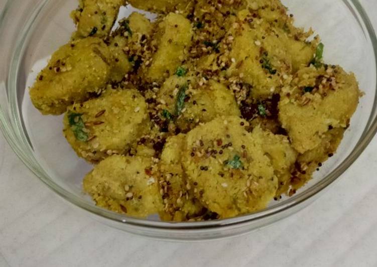 How to Make Super Quick Homemade Dudhi (Lauki) Muthiya !