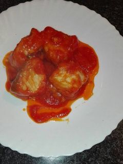 Una foto de Bacalao con tomate casero