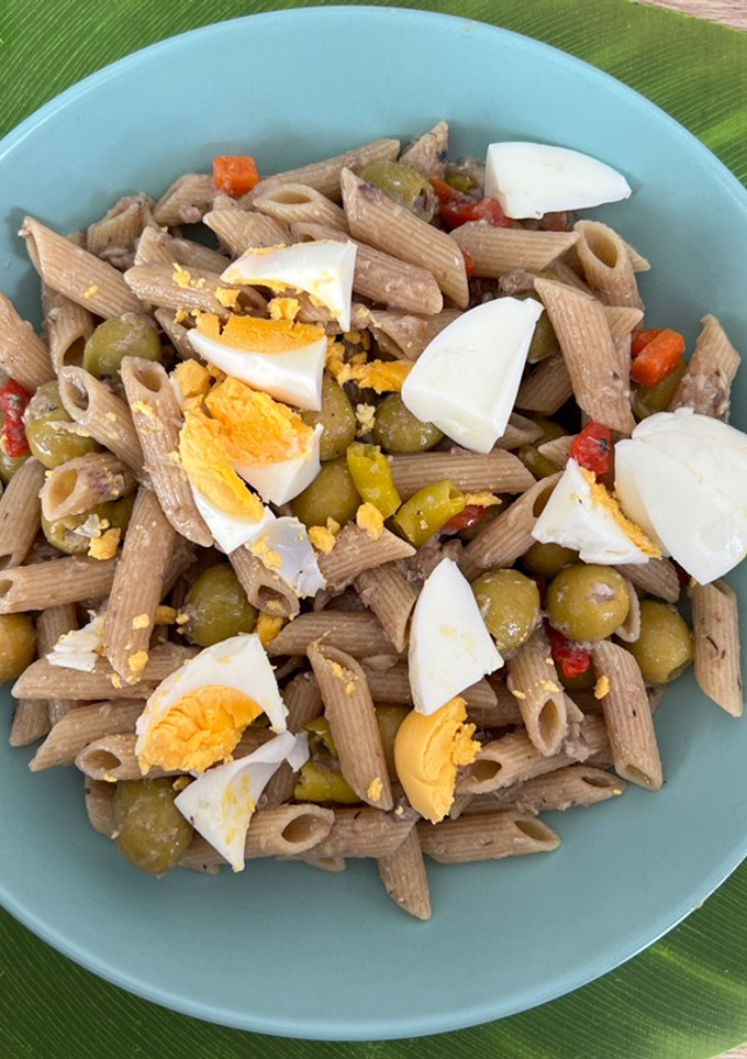 Una foto de Pasta fría con sardinas