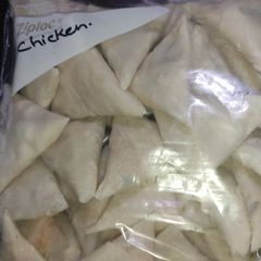 A picture of Chicken Qeema Samosa.