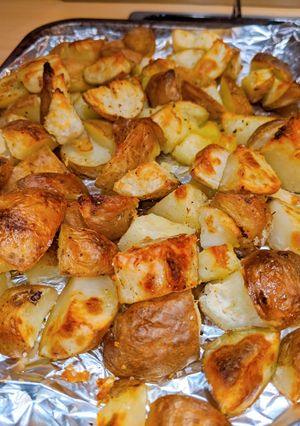 A picture of 35 minute crispy potatoes.
