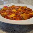 Dados de pollo al chilindrón
