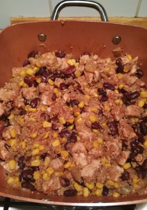 Mexikói quinoás babos egytál recept fotója