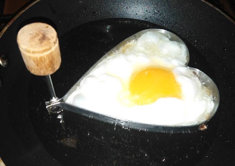 How to Make Homemade Half fried egg