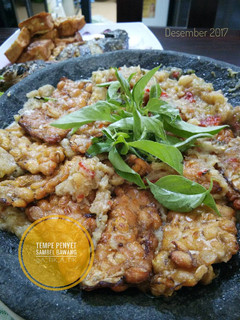 Foto resep Tempe penyet sambel bawang
