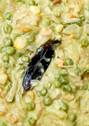 A picture of Mix Veggies Korma.