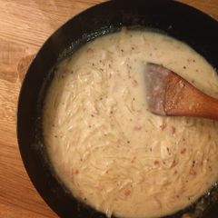 A picture of Creamy Onion Sauce.