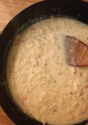 A picture of Creamy Onion Sauce.