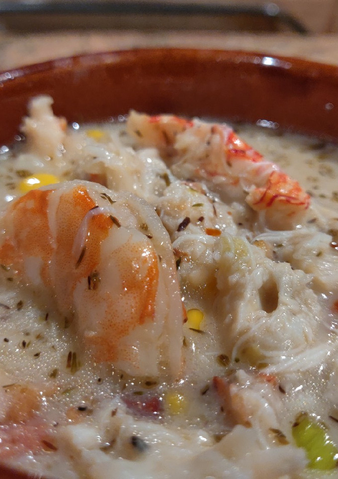 A picture of Seafood Chowder.