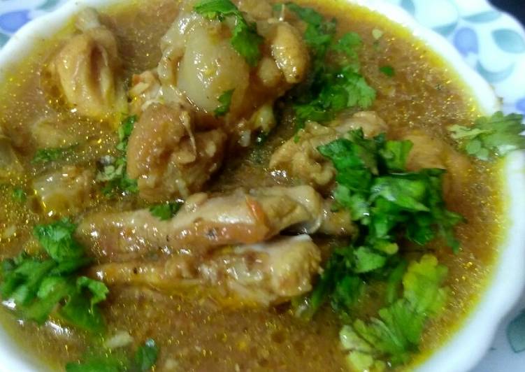 Chicken in coconut gravy