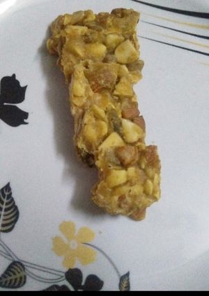 A picture of Dry fruit Chikki.