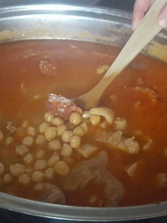 Una foto de Callos con garbanzos de la Brigada Espartana (receta gallega)