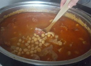 Foto principal de Callos con garbanzos de la Brigada Espartana (receta gallega)