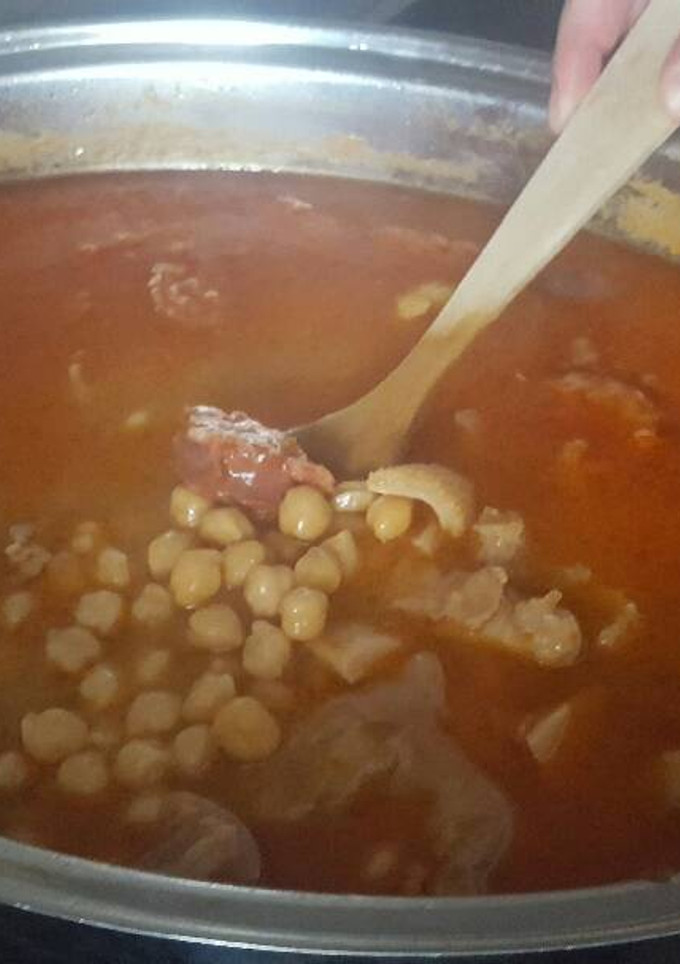 Una foto de Callos con garbanzos de la Brigada Espartana (receta gallega)