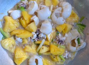 Hình của món Mực xào thơM.