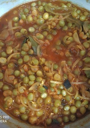 A picture of Green Peas Masala Curry.