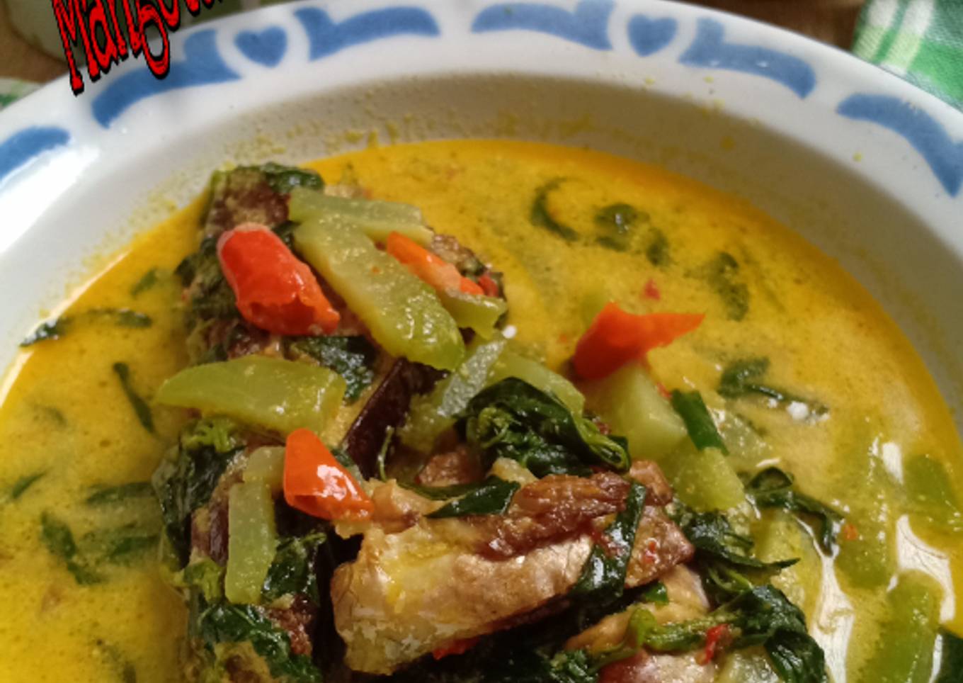 Mangut ikan asap dan manisa