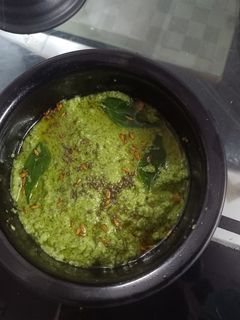 નારિયેળ ની લીલી ચટણી (Coconut Green Chutney Recipe In Gujarati) રેસીપી મુખ્ય ફોટો