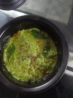 નારિયેળ ની લીલી ચટણી (Coconut Green Chutney Recipe In Gujarati) રેસીપી મુખ્ય ફોટો