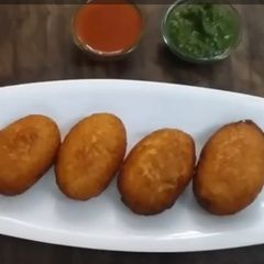 A picture of Corn and paneer bread rolls.