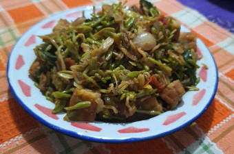 Langkah Mudah untuk Menyiapkan Tumis bunga pepaya ala fe Anti Gagal