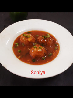 गोभी मंचूरियन ग्रेवी (gobhi manchurian gravy recipe in hindi) रेसिपी मुख्य फोटो