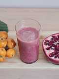 Licuado antioxidante de nísperos y granada