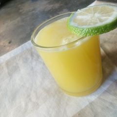 Pineapple juice A picture of Pineapple juice.
