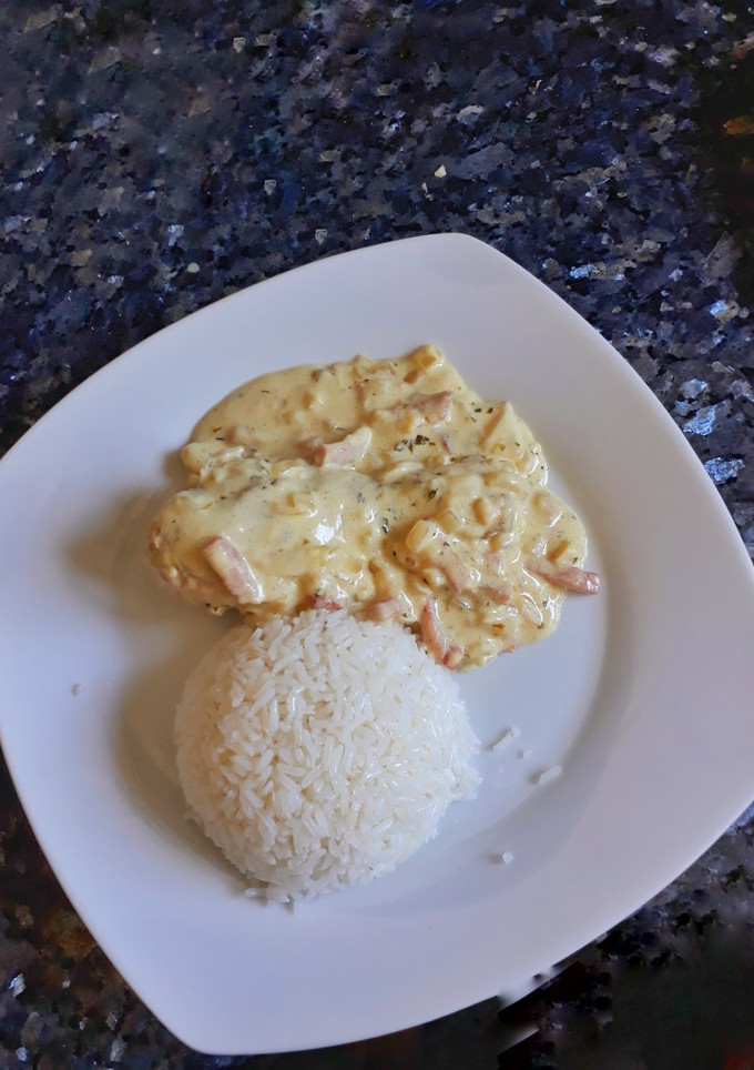 Una foto de Pollito a la crema con mostaza