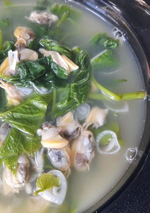 Hình của món Canh rau khoai lang nấu ngao hoa.