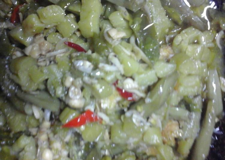 Tumis pare teri putih