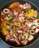 Mực xào thơm cà