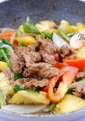Hình của món Bò Xào Thơm Cà.