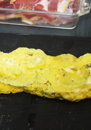 Foto principal de Tortilla de patatas y espárragos al microondas