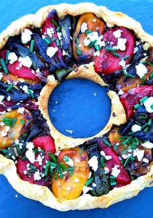 Une photo de Tarte d'été poivrons grillés et feta