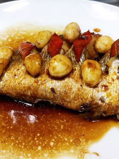 蒜子燒黃魚 的食譜成品照片