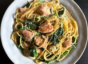 A picture of Creamy Salmon & Spinach Spaghetti.