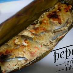 A picture of Pepes tahu teri.