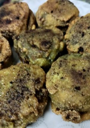 A picture of Leftover palak paneer kofta cutlets.
