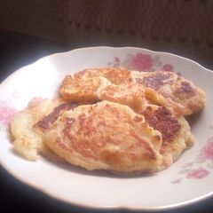 A picture of Irish potato pancakes (boxty).